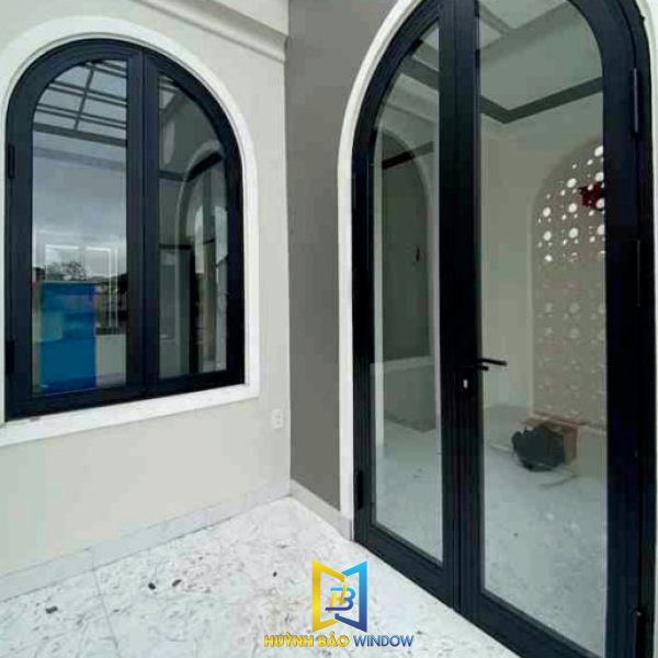 Cửa nhôm uốn vòm tại trà vinh mẫu 06